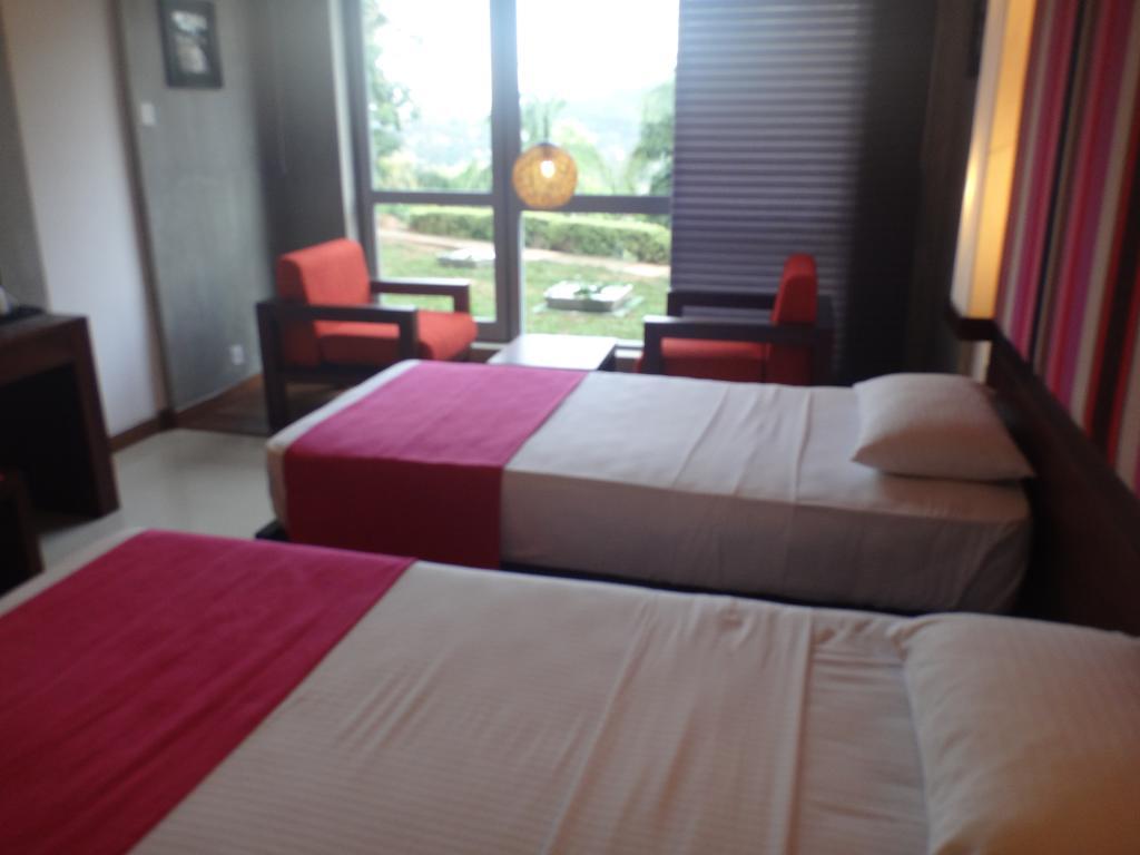 Hotel Topaz Kandy Kültér fotó