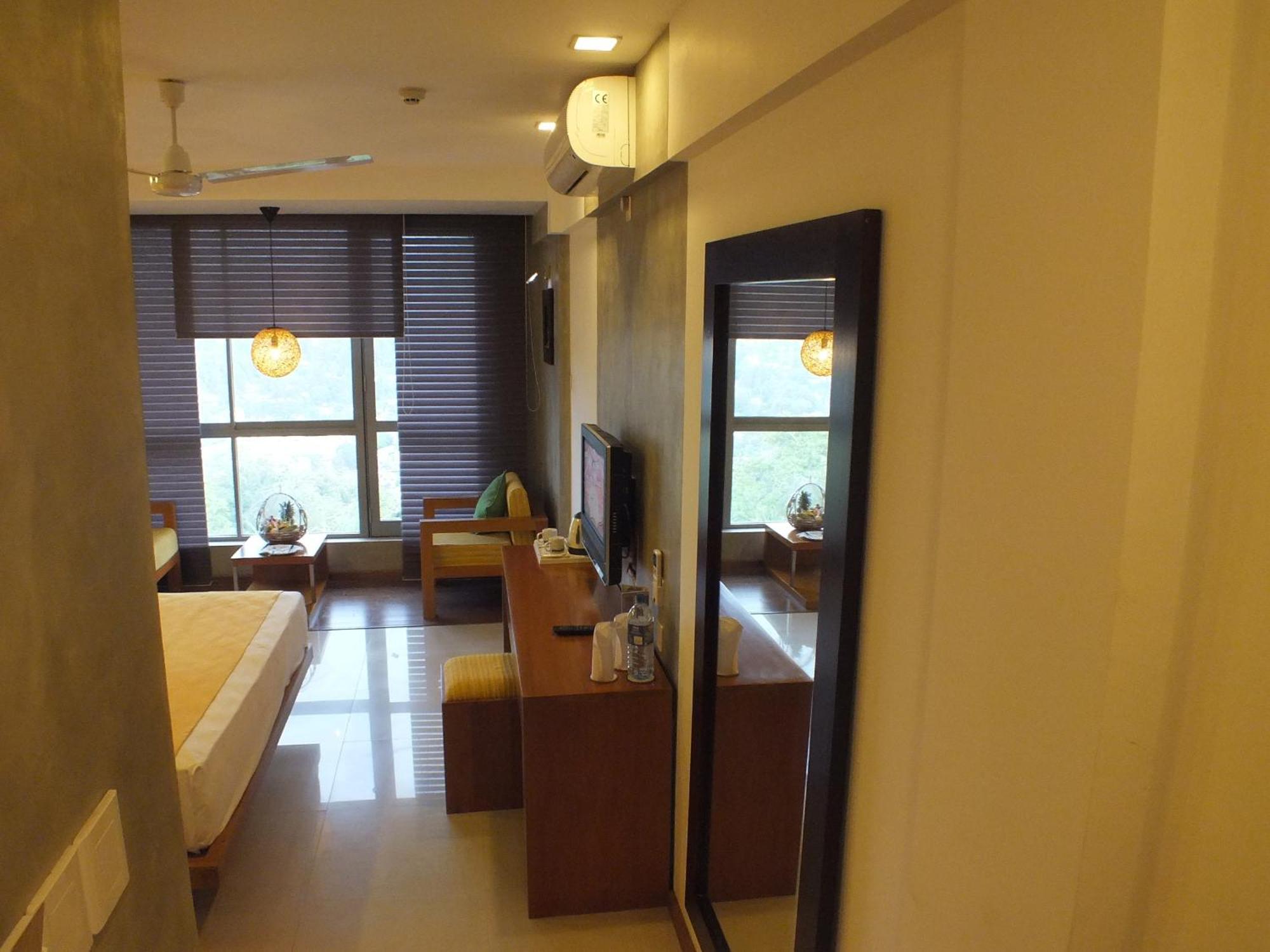 Hotel Topaz Kandy Kültér fotó