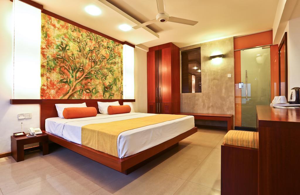 Hotel Topaz Kandy Kültér fotó