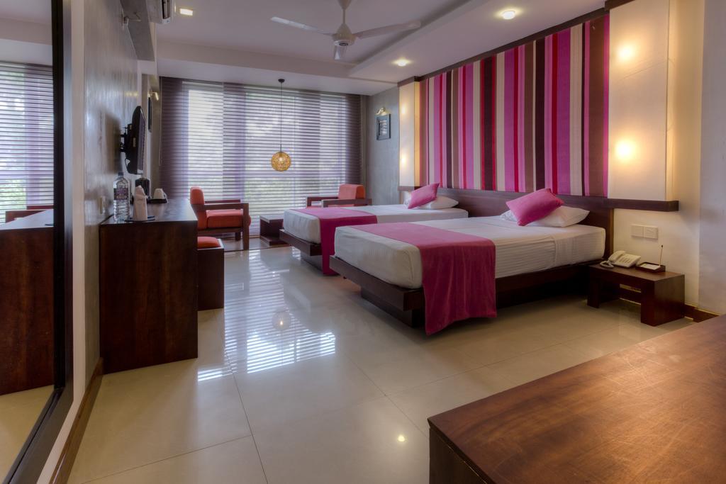Hotel Topaz Kandy Kültér fotó