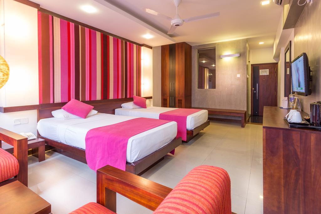 Hotel Topaz Kandy Kültér fotó