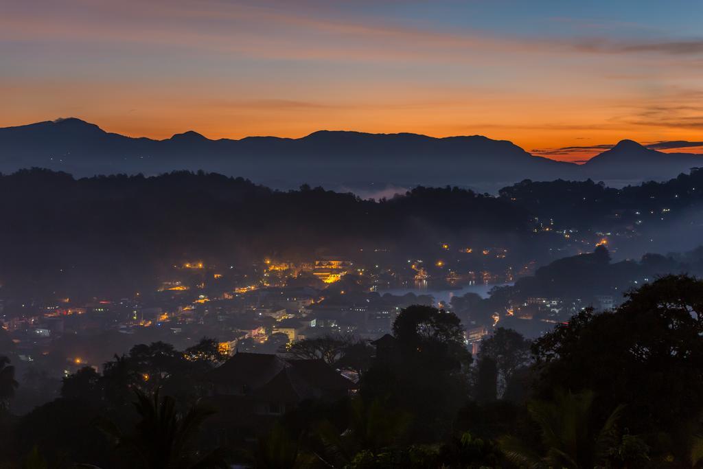 Hotel Topaz Kandy Kültér fotó