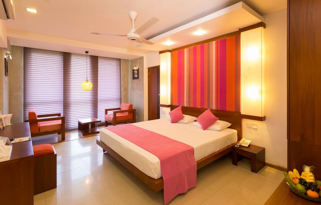 Hotel Topaz Kandy Kültér fotó