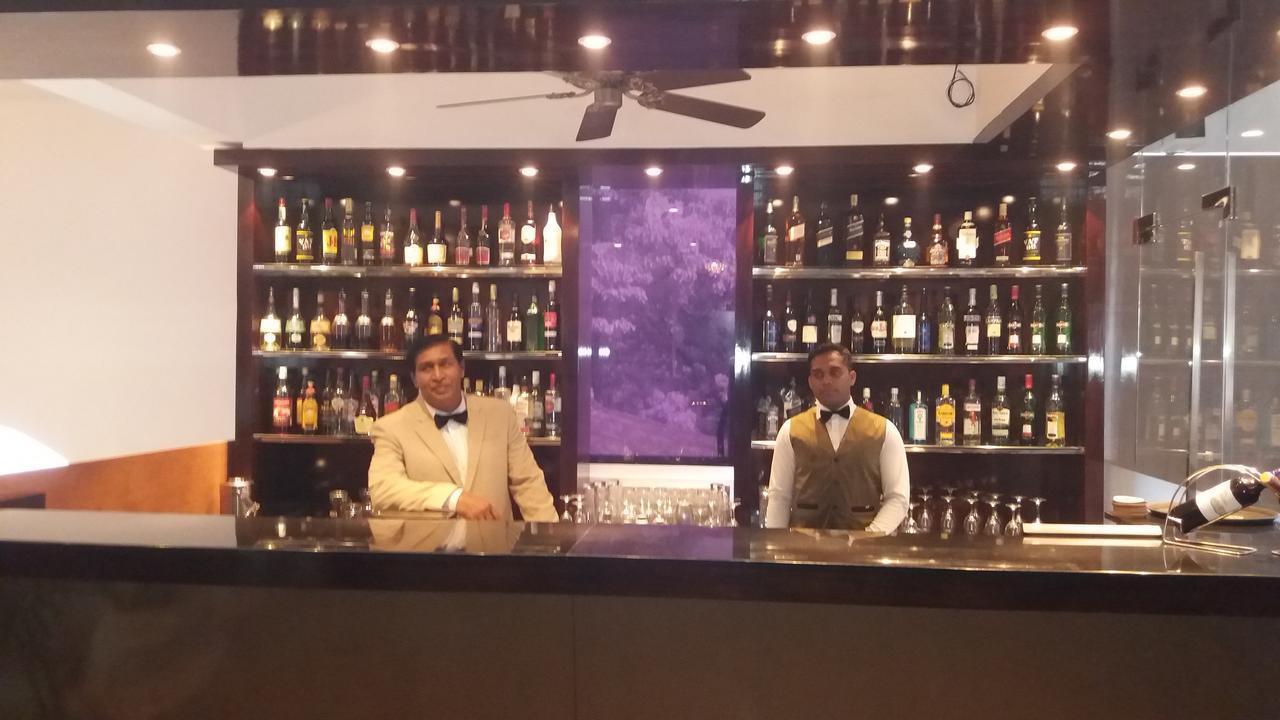 Hotel Topaz Kandy Kültér fotó