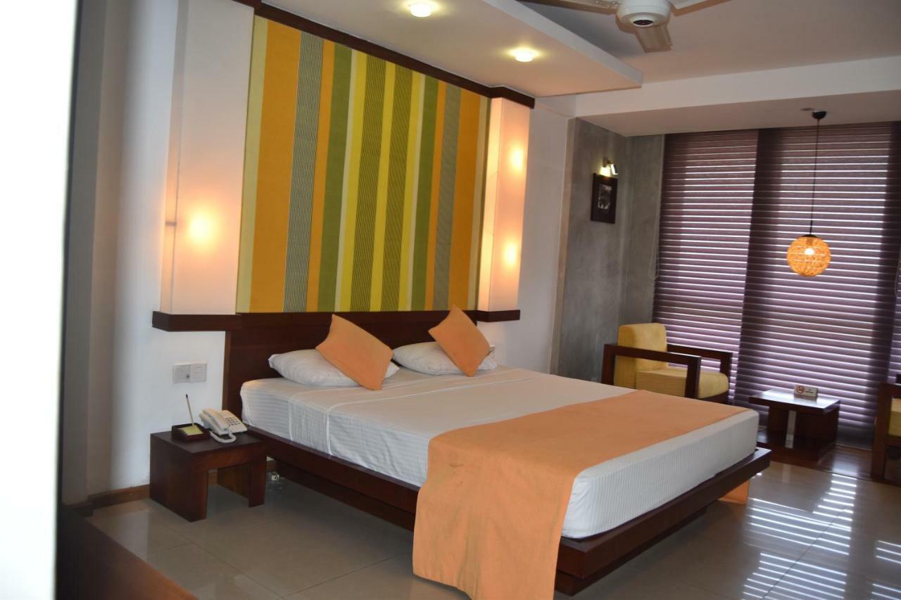 Hotel Topaz Kandy Kültér fotó